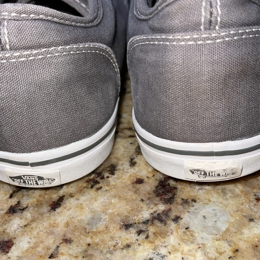 Vans - Picture 6 of 9